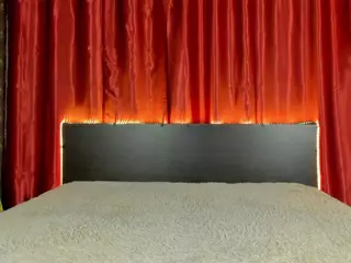Diamond-Melanie's Live Sex Cam Show