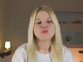 ElgaDanson's Live Sex Cam Show