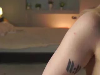 ElgaDanson's Live Sex Cam Show