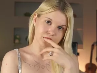 ElgaDanson's Live Sex Cam Show