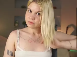 ElgaDanson's Live Sex Cam Show