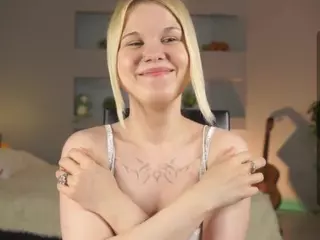 ElgaDanson's Live Sex Cam Show
