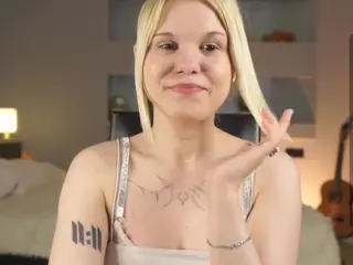 ElgaDanson's Live Sex Cam Show