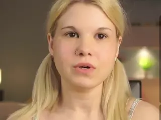 ElgaDanson's Live Sex Cam Show