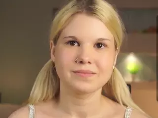 ElgaDanson's Live Sex Cam Show