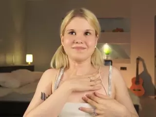 ElgaDanson's Live Sex Cam Show