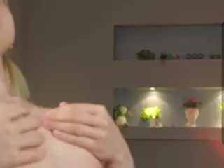 ElgaDanson's Live Sex Cam Show