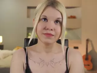 ElgaDanson's Live Sex Cam Show