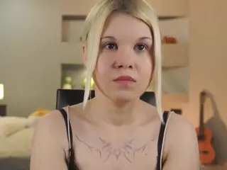 ElgaDanson's Live Sex Cam Show