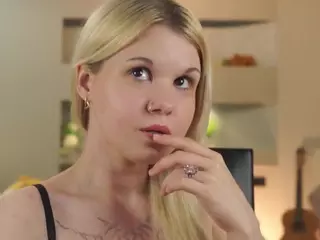 ElgaDanson's Live Sex Cam Show