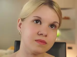 ElgaDanson's Live Sex Cam Show