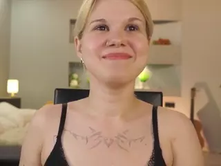 ElgaDanson's Live Sex Cam Show
