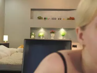 ElgaDanson's Live Sex Cam Show