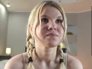 ElgaDanson's Live Sex Cam Show