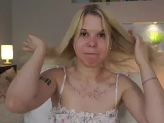 ElgaDanson's Live Sex Cam Show