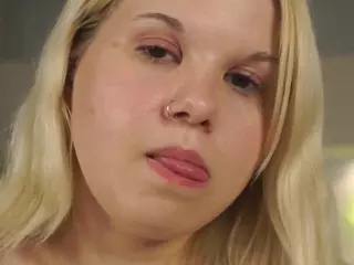 ElgaDanson's Live Sex Cam Show