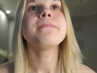 ElgaDanson's Live Sex Cam Show