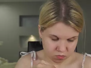 ElgaDanson's Live Sex Cam Show