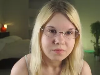 ElgaDanson's Live Sex Cam Show