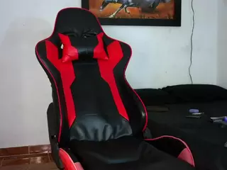 Leon18K's Live Sex Cam Show
