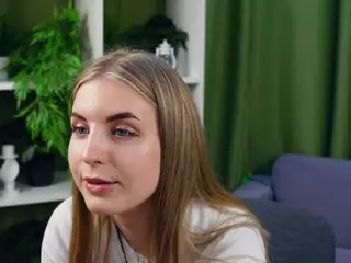Peace's Live Sex Cam Show