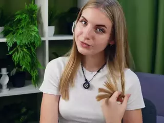 Peace's Live Sex Cam Show