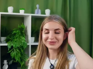 Peace's Live Sex Cam Show