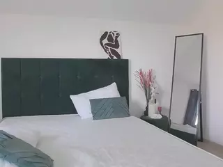 senigrande's Live Sex Cam Show