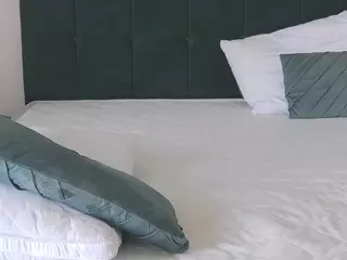 senigrande's Live Sex Cam Show