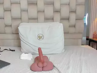 Yasmin-Adams's Live Sex Cam Show