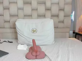 Yasmin-Adams's Live Sex Cam Show
