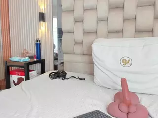 Yasmin-Adams's Live Sex Cam Show