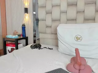Yasmin-Adams's Live Sex Cam Show