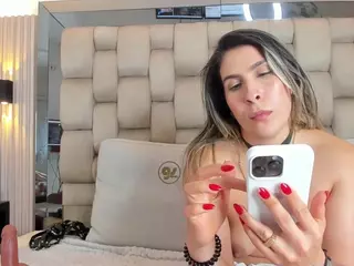 Yasmin-Adams's Live Sex Cam Show