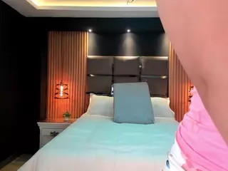 EmilyRoberts9's Live Sex Cam Show