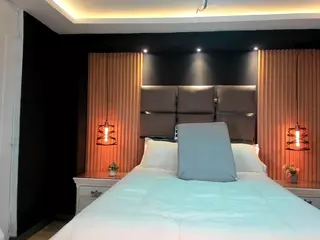 EmilyRoberts9's Live Sex Cam Show