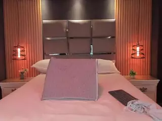 EmilyRoberts9's Live Sex Cam Show