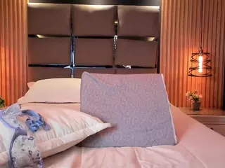 EmilyRoberts9's Live Sex Cam Show