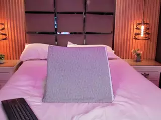 EmilyRoberts9's Live Sex Cam Show