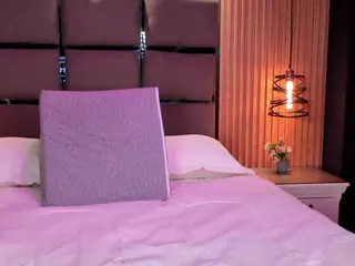 EmilyRoberts9's Live Sex Cam Show