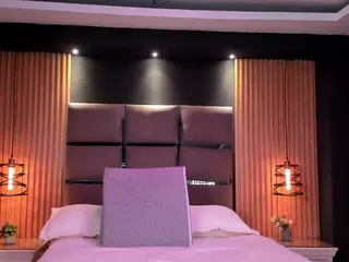 EmilyRoberts9's Live Sex Cam Show