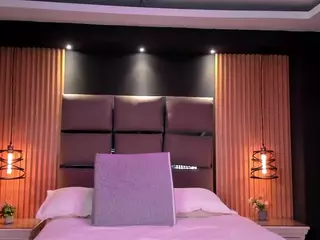 EmilyRoberts9's Live Sex Cam Show