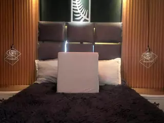EmilyRoberts9's Live Sex Cam Show