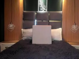 EmilyRoberts9's Live Sex Cam Show
