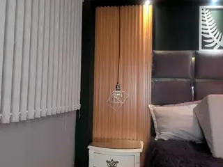 EmilyRoberts9's Live Sex Cam Show