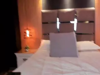 EmilyRoberts9's Live Sex Cam Show