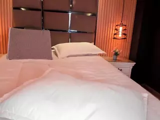 EmilyRoberts9's Live Sex Cam Show