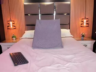 EmilyRoberts9's Live Sex Cam Show
