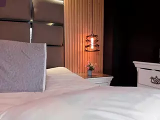 EmilyRoberts9's Live Sex Cam Show