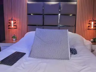 EmilyRoberts9's Live Sex Cam Show